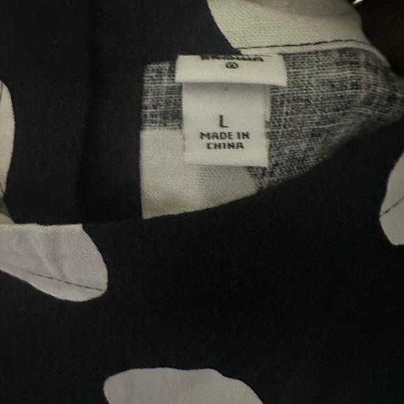 Black and White Polka Dot Crop Blouse - Picture 3 of 7